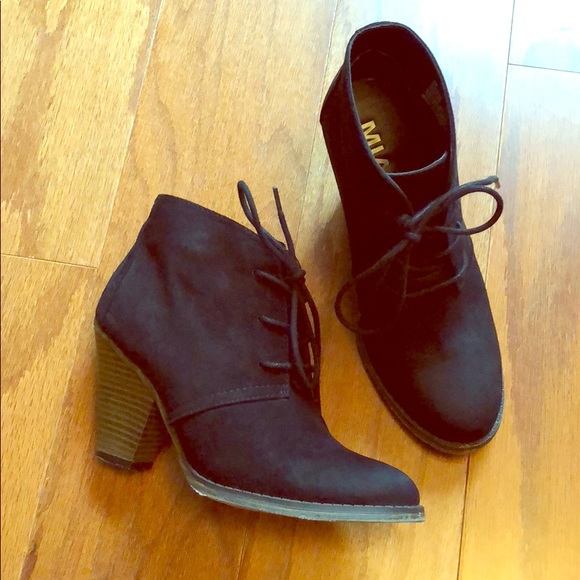 Mia Shoes - Black heeled booties